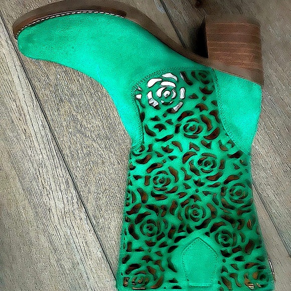 GLAMILLE laser cut design boots - Picture 8 of 13